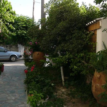 Oasis Studios Palaiochora Exterior foto