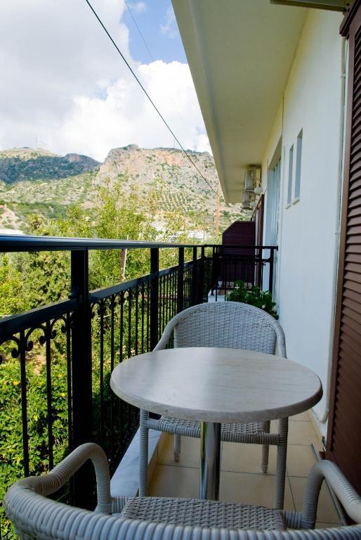 Oasis Studios Palaiochora Habitación foto